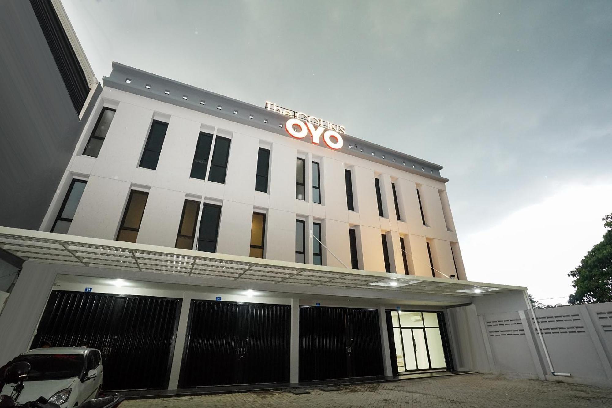 Oyo449科林斯酒店 Keputih 外观 照片